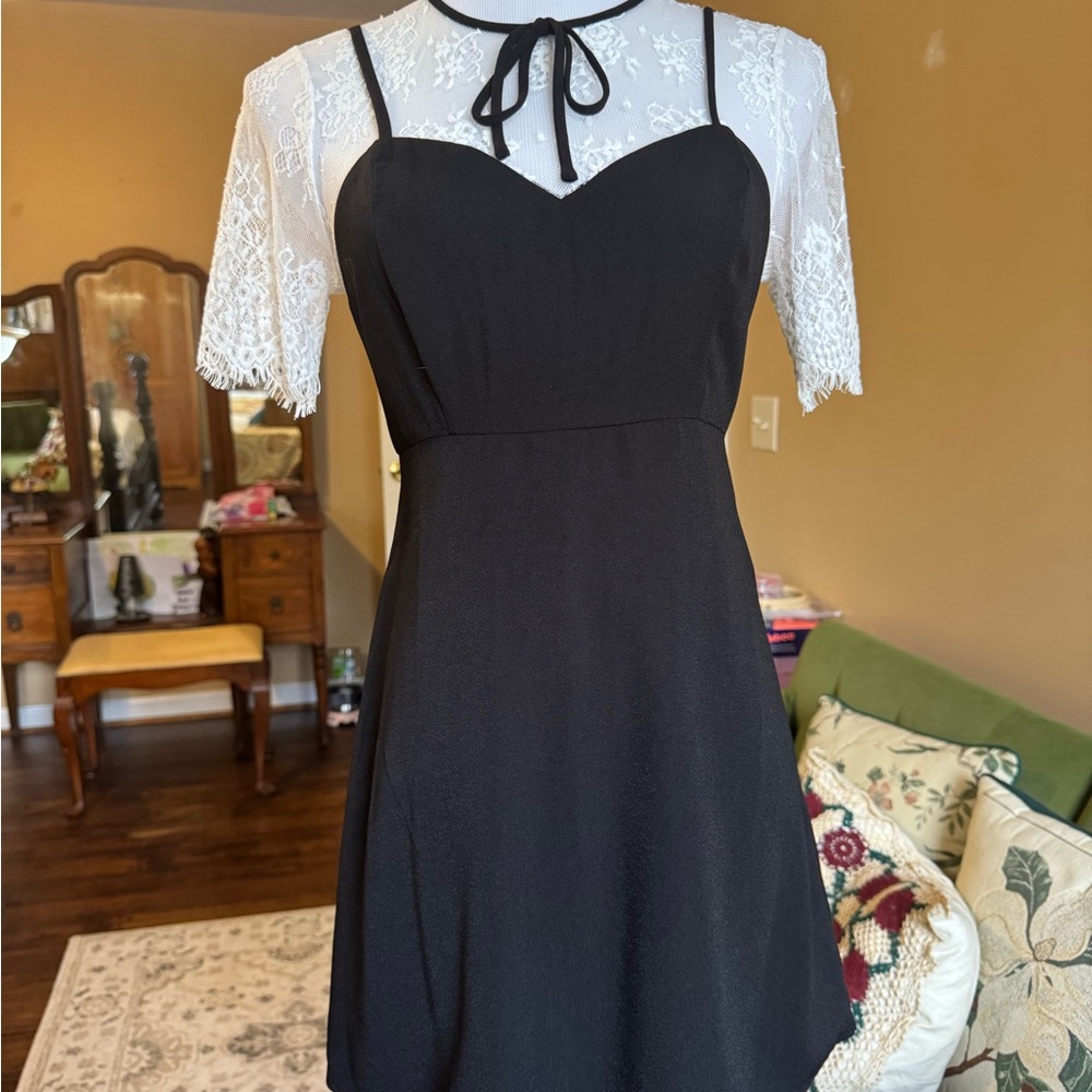 Forever 21 black and white lace dress